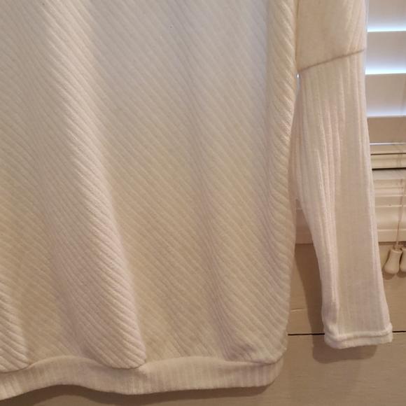 Sweater - Picture 3 of 4